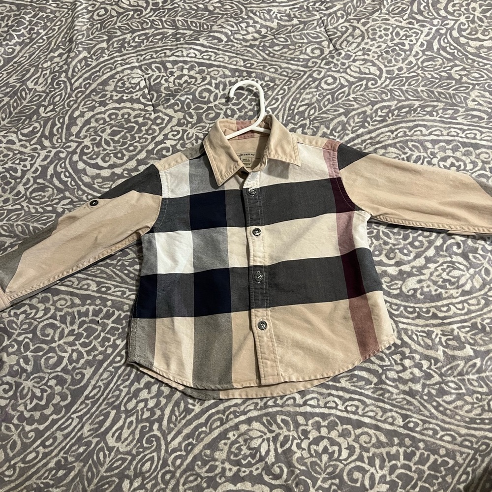 Burberry boy 2t